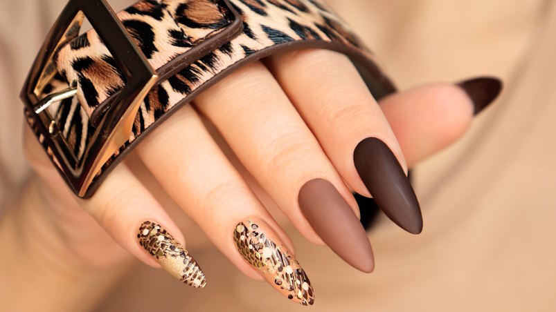 Matte Nail Art: Chic and Modern Finishes